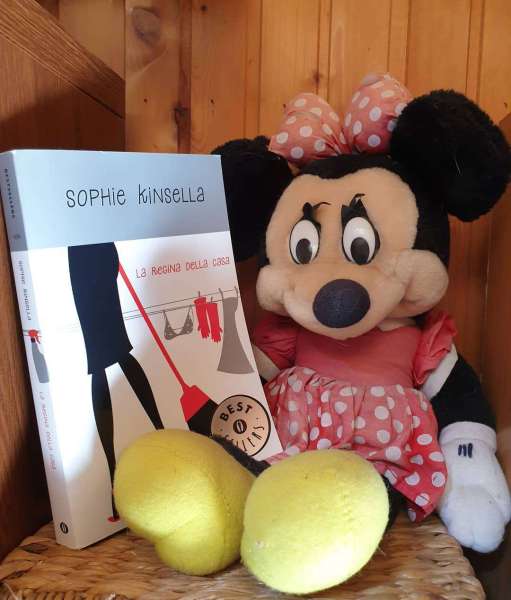 Sophie Kinsella - La regina della casa - un cuore tra i libri